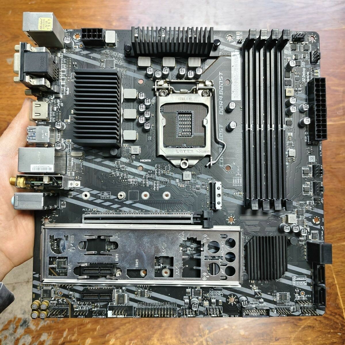 微星B460M PRO-VDH WIFI 主機板 MATX規格 支援DDR4 相容Intel第10代 CPU 高效穩定 散熱設計 台式電腦組裝首選