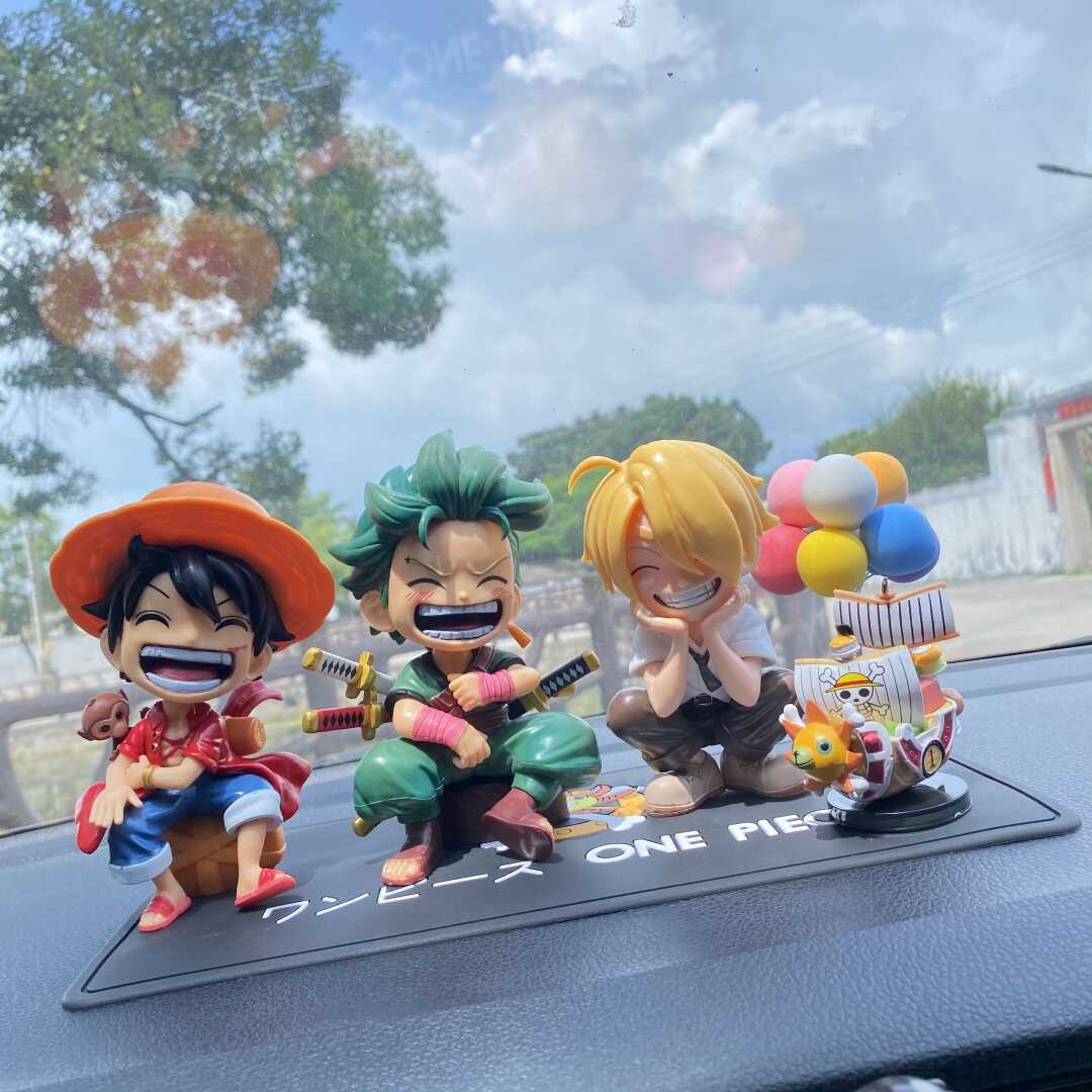 新品優惠！！！車載擺件中控臺裝飾用品動漫卡通海賊王路飛索隆男士車內裝飾用品
