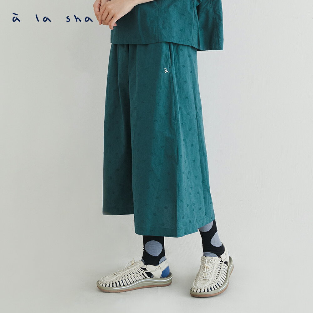 a la sha 點點繡花長圓裙 1