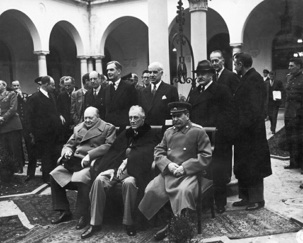 posterazzi-yalta-conference-1945-nallied-leaders-photographed-at-the