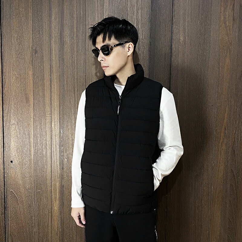 美國百分百【全新真品】Calvin Klein 羽絨背心 立領 防潑水 男款 CK 背心外套 logo 黑色 CZ01