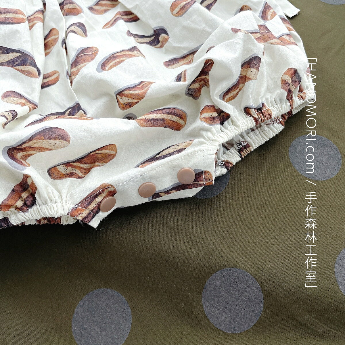 手作森林【DIY材料包】無袖後開包屁衣+寶寶綁帶帽 附圖解作法 原創印花 麵包山丘 自有品牌布料 2