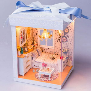 ✤宜家✤【WT16122110】 手製DIY小屋 禮物盒造型 手工拼裝房屋模型建築 音樂盒 含展示盒-心動