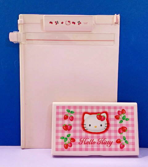【震撼精品百貨】Hello Kitty 凱蒂貓 三麗鷗 KITTY 日本A4文件夾/板-草莓#82415 震撼日式精品百貨
