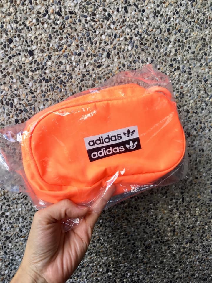 日本進口~ adidas Originals 街頭斜背包 腰包(現貨)