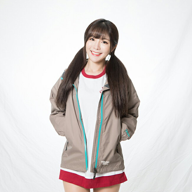 Rakuten女款素色機能外套-卡其色