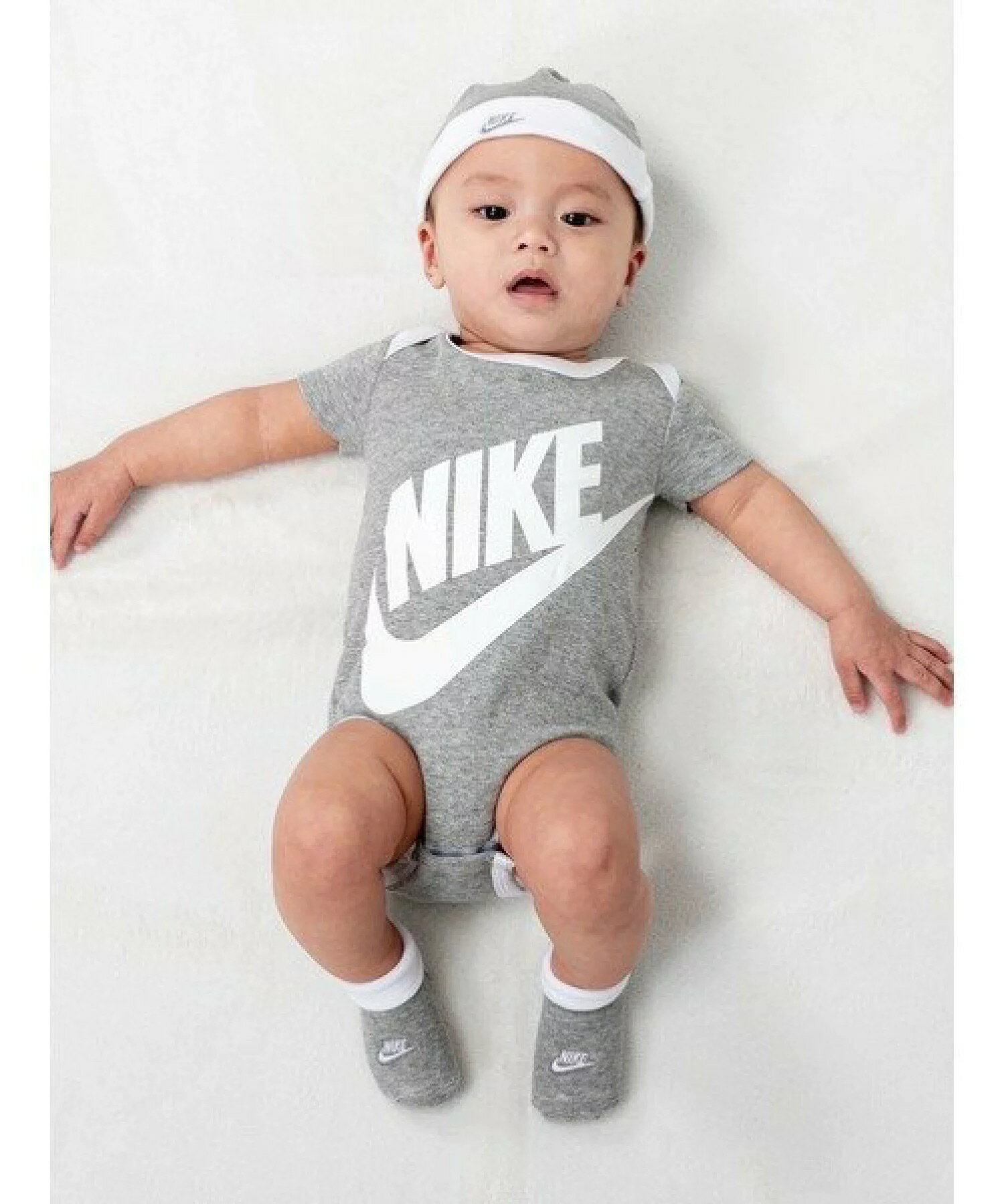 日本直送🇯🇵NIKE 寶寶裝 0-6M 男寶 女寶 新生兒 嬰幼兒 包屁衣 帽子 襪子 三件組 經典素色 【小福部屋】 7