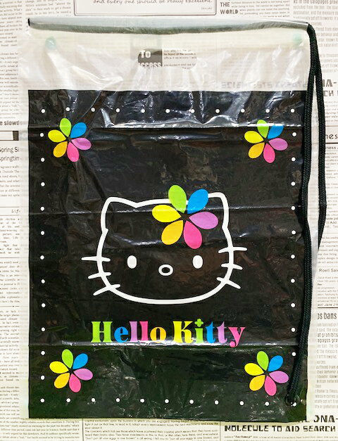 【震撼精品百貨】Hello Kitty 凱蒂貓 HELLO KITTY日本SANRIO三麗鷗KITTY縮口袋/購物袋-黑花*83887 震撼日式精品百貨