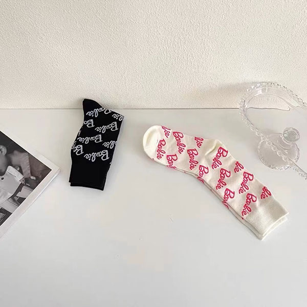 芭比 Barbie 襪子 長襪 長筒襪 粉色 桃色 滿版 字母 潮流 5