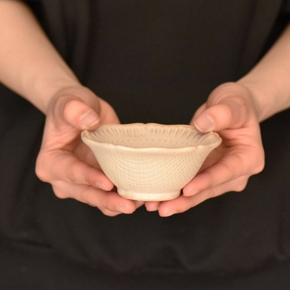 日本製 美濃燒 花邊米色輕量碗 小碗 餐碗 冰淇淋碗 甜點碗 湯品碗 湯碗 醬料碗 飯碗 - 美濃燒 日本製 小碗 餐碗 日本代購 現貨 輕型碗 日本空運來臺 輕量碗 花邊米色輕量碗 冰淇淋碗 日本進口 甜點碗 湯品碗 醬料碗