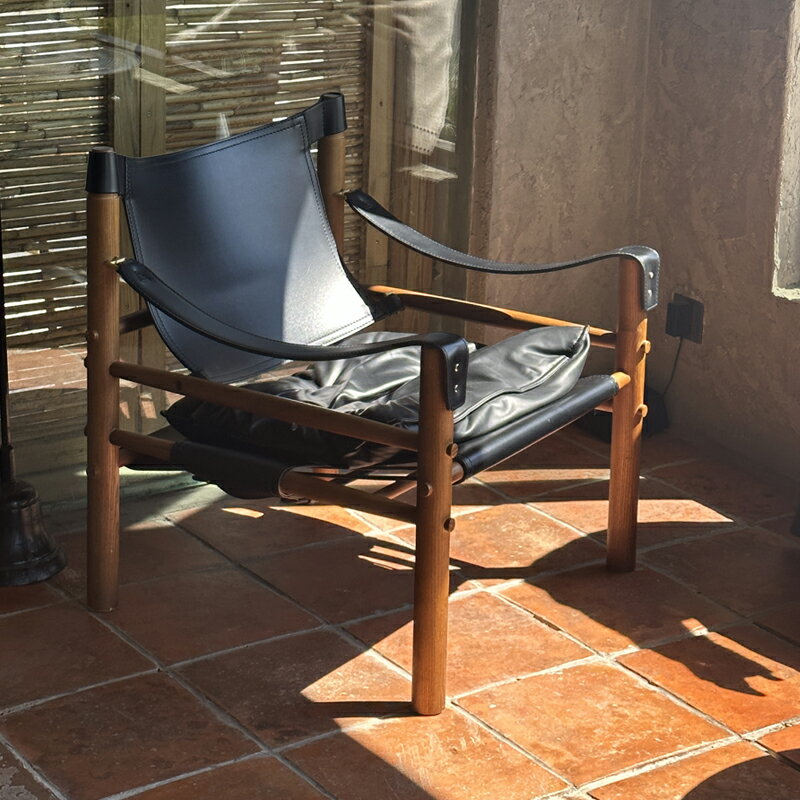 北歐復古單人休閑沙發椅實木客廳陽臺家用真皮躺椅現代簡約小戶型