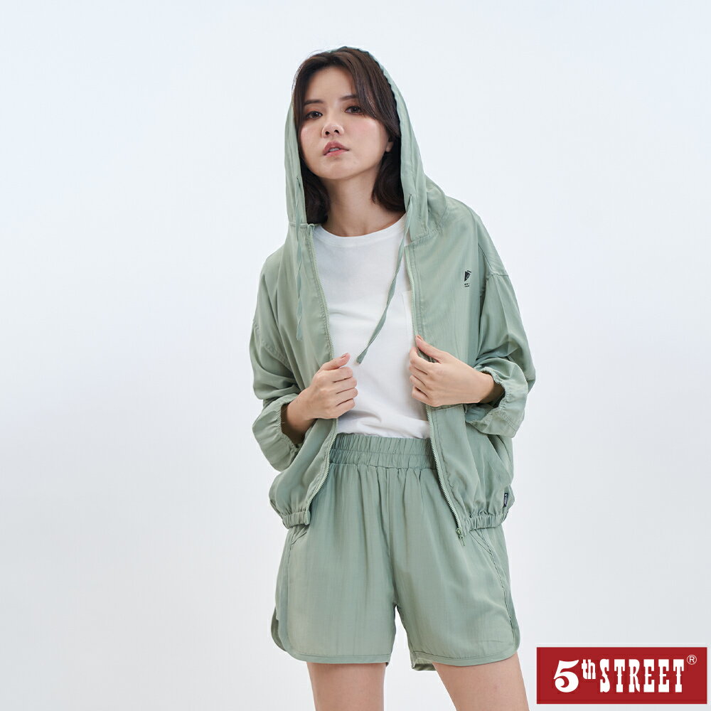 女輕薄抗UV寬版連帽防曬外套-綠色【5th STREET】【APP下單享4%點數】