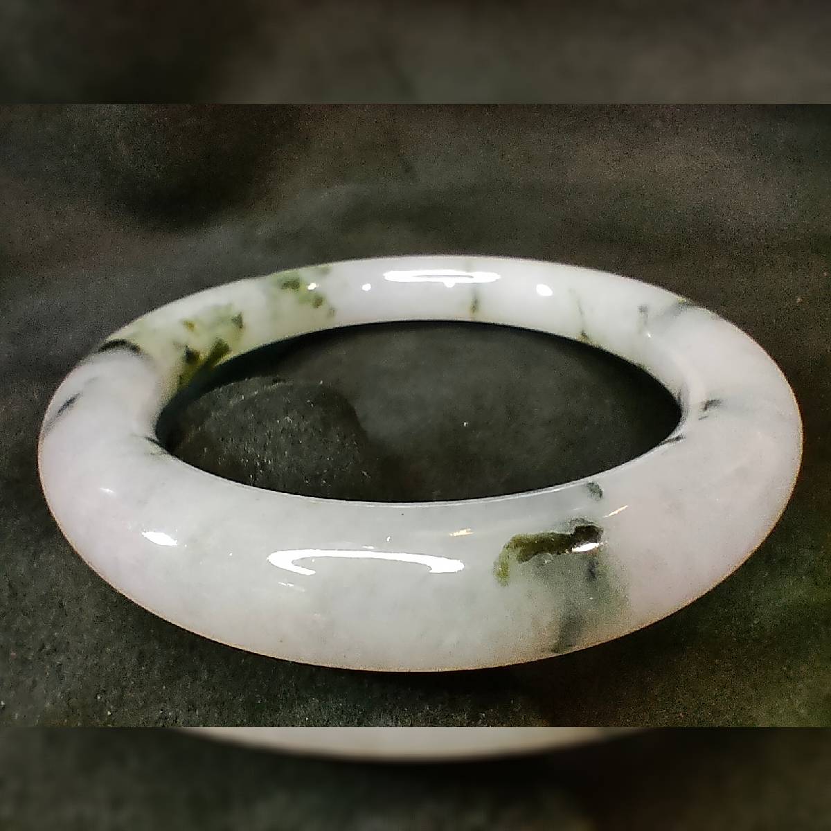 翡翠手鐲 #58 (58mm*10.5mm*10.2mm)  - 人養玉三年，玉養人一生.平安富貴 天然翡翠緬甸玉A貨 2