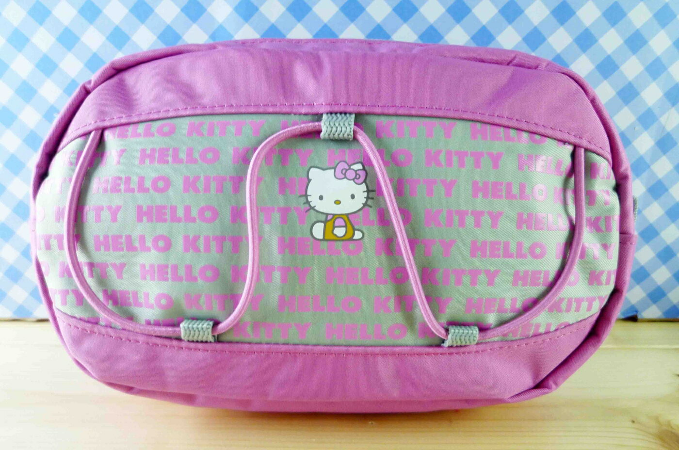 【震撼精品百貨】Hello Kitty 凱蒂貓 化妝包/筆袋-化妝包-英文桃 震撼日式精品百貨