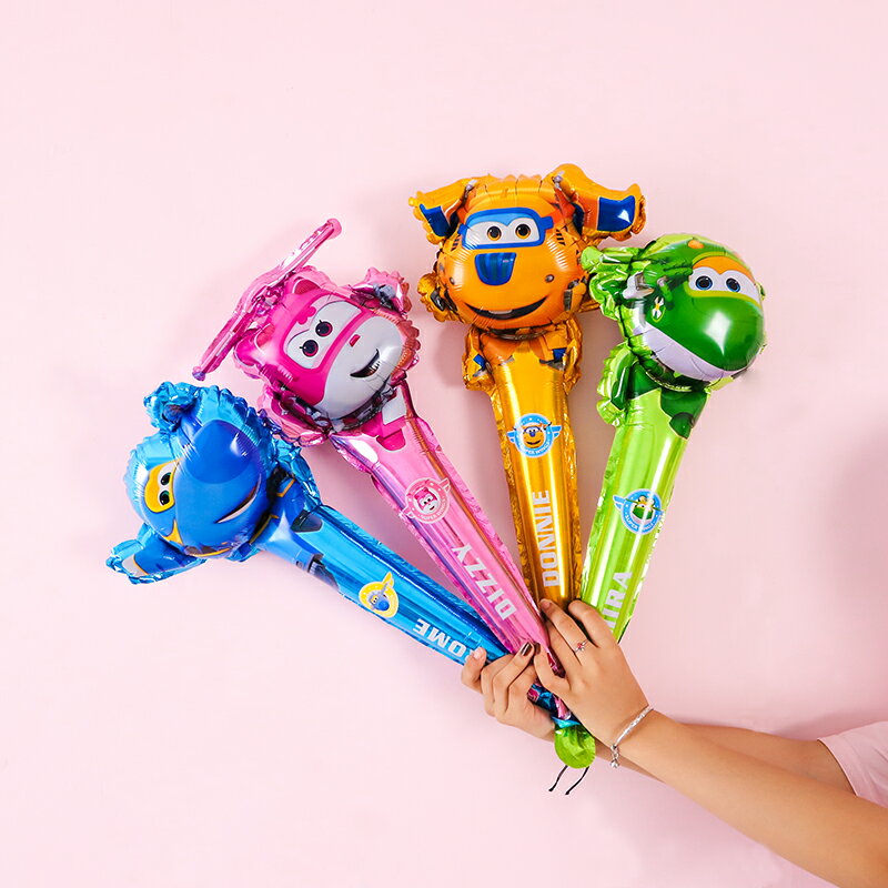 兒童生日小飛俠卡通加長手持中棒地堆批發引流幼兒園活動裝飾氣球