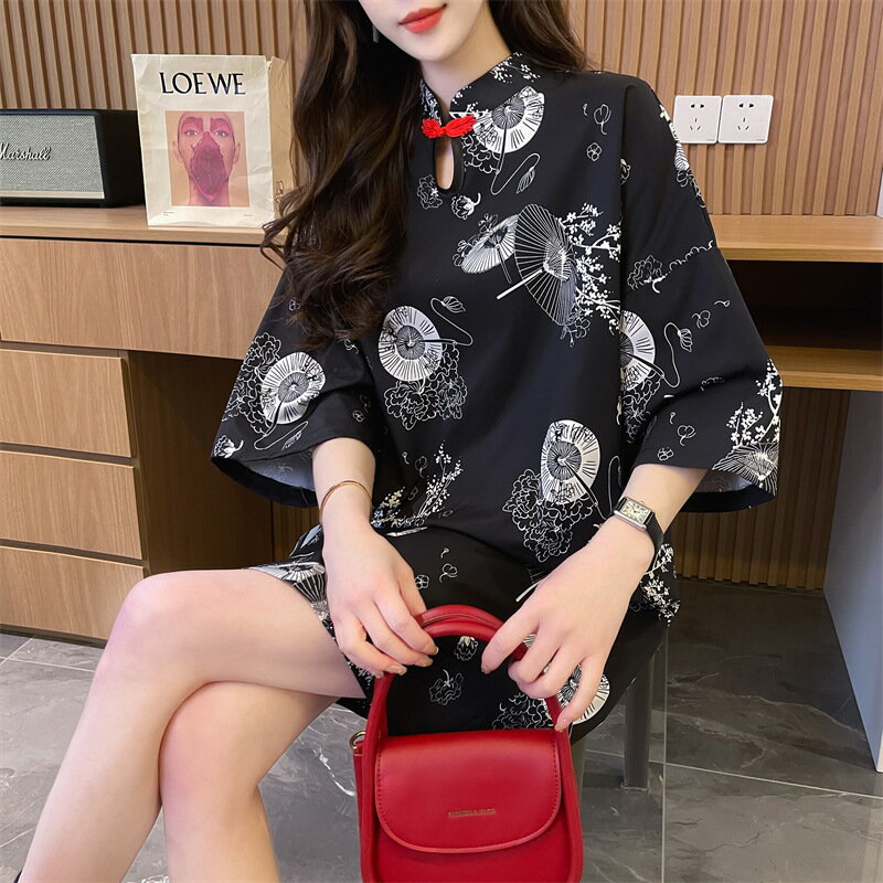 現貨快速出貨｜ 零碼秒殺特價! 寬鬆大碼國潮風改良旗袍短袖t恤女連衣裙年輕款時尚洋氣設計感上衣女潮服｜黑色｜水水女人國