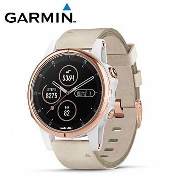 （領卷享折扣）【免運】GARMIN fenix 5S Plus 複合式運動GPS音樂心率腕錶『玫瑰金錶圈搭米色皮革錶帶』 贈日本SASAKI運動毛巾