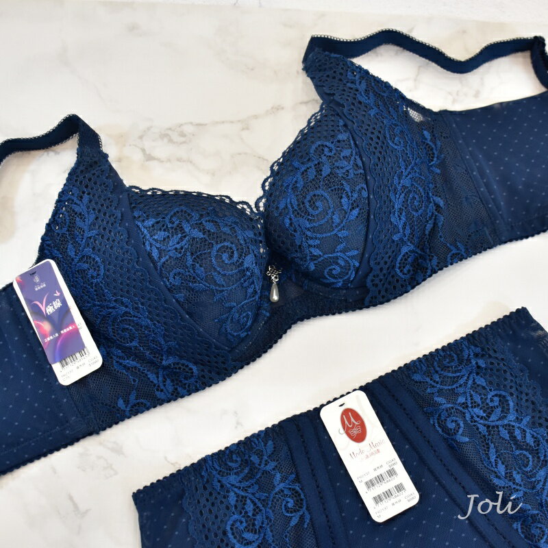 【網路獨家】曼黛瑪璉 現貨 V極線 R62137【B-F罩杯】羅馬綠CG 內衣-喬妮內衣專賣