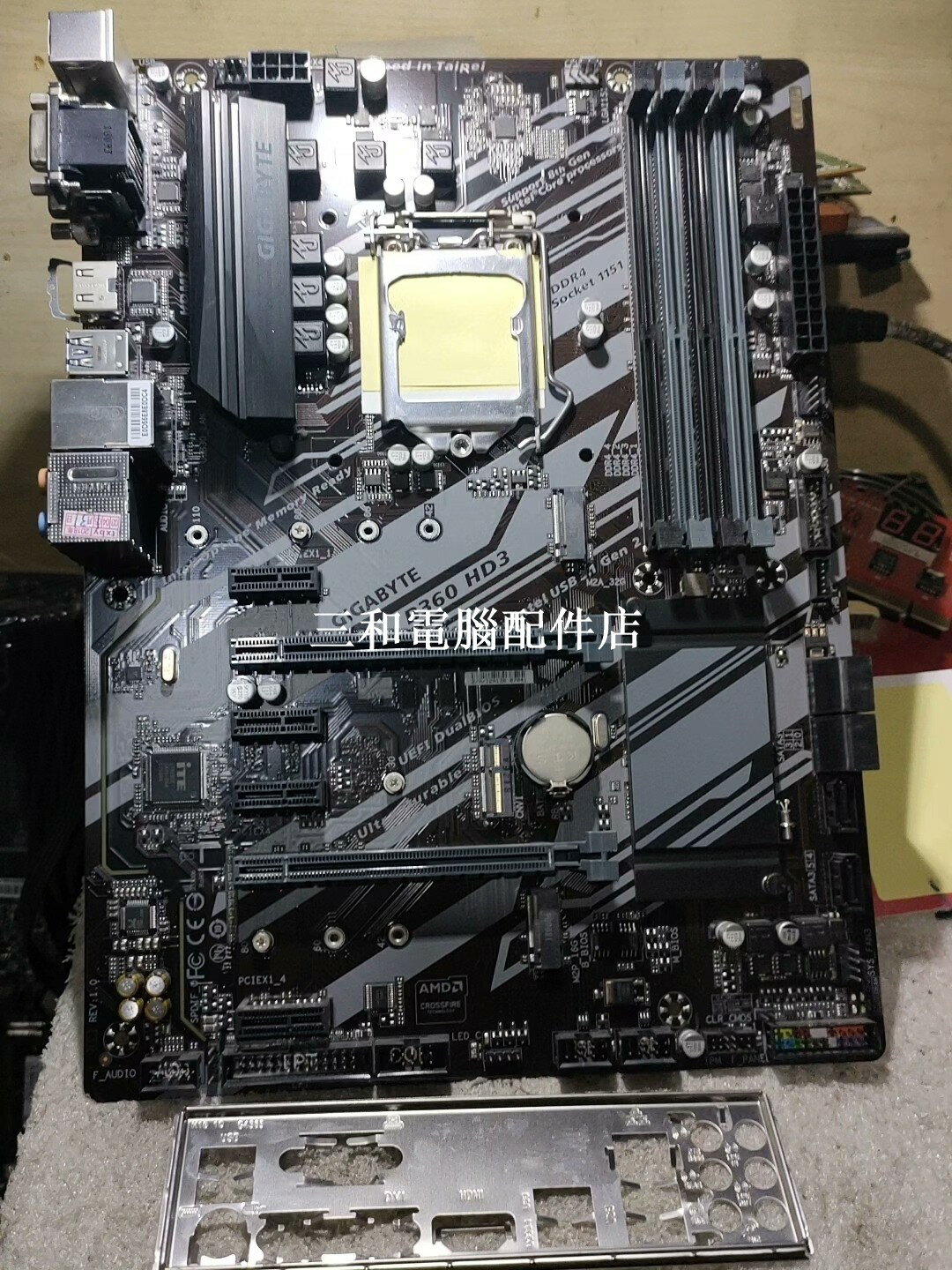技嘉 B360-HD3 大板 支援英特爾 8-9 代處理器 多介面 VGA DVI HDMI 四條 DDR4 記憶體卡槽 M 2 完好