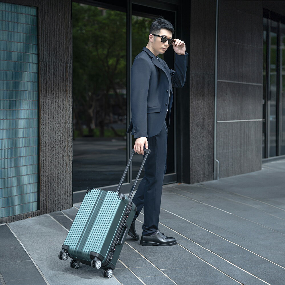 【BRAUN BUFFEL 德國小金牛】臺灣總代理 伊斯瑪 20吋行李箱-軍綠色/BFL01-81-MIL