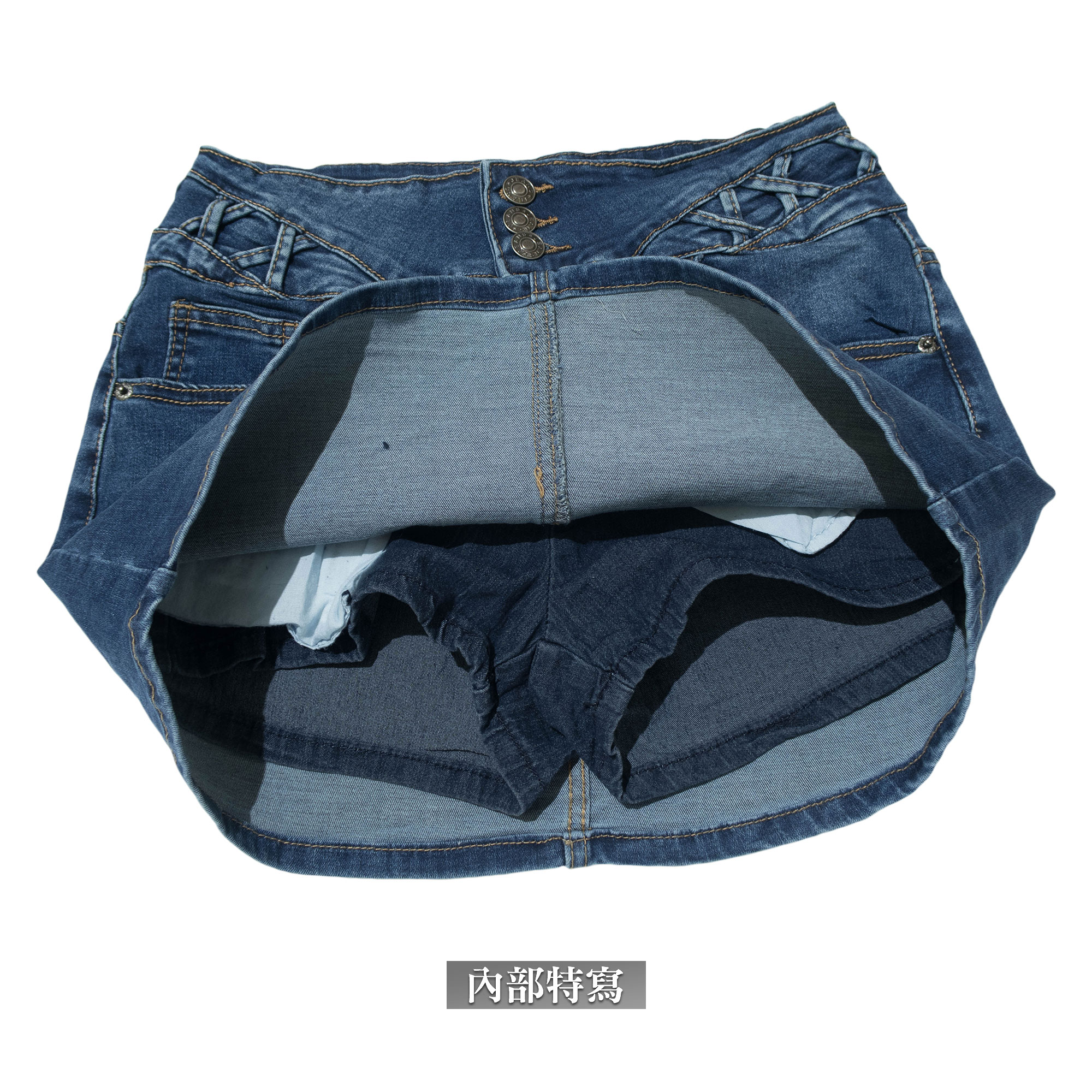 涼爽牛仔褲裙 中腰丹寧褲裙 短褲裙 牛仔裙褲 三排扣彈性牛仔裙 顯瘦牛仔短裙 裙子 裙中褲 側腰交叉裝飾 Jean Skorts Denim Skorts Mid-rise Denim Skirts Stretch Jeans (050-6065-31)牛仔色 S M L XL (腰圍:26~33英吋 / 66~84公分) 女 [實體店面保障] sun-e 1