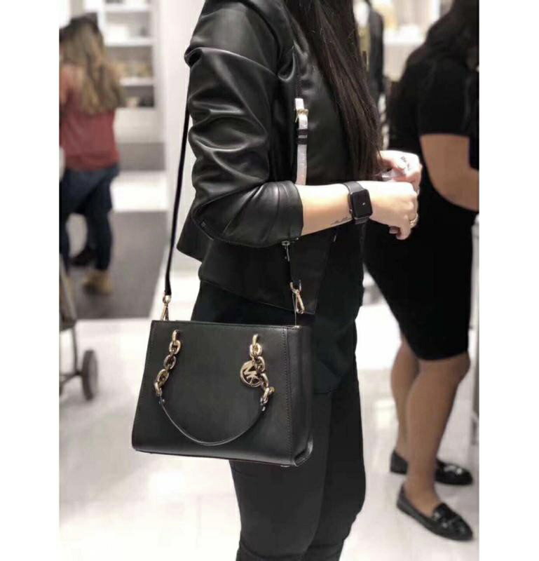 美國正品MICHAEL KORS MK滿版深咖黑色 三層金鏈條包 (中號殺手包)黛妃包 側肩背 斜背包、MK專櫃黑色-sofia玳瑁手提鏈包(中號)黛妃包 斜背包~【簡約實尚 上班族最愛,中大號款都可放長夾】-(保證美國MK OUTLET直購全新100%正品).*vivi shop* 6