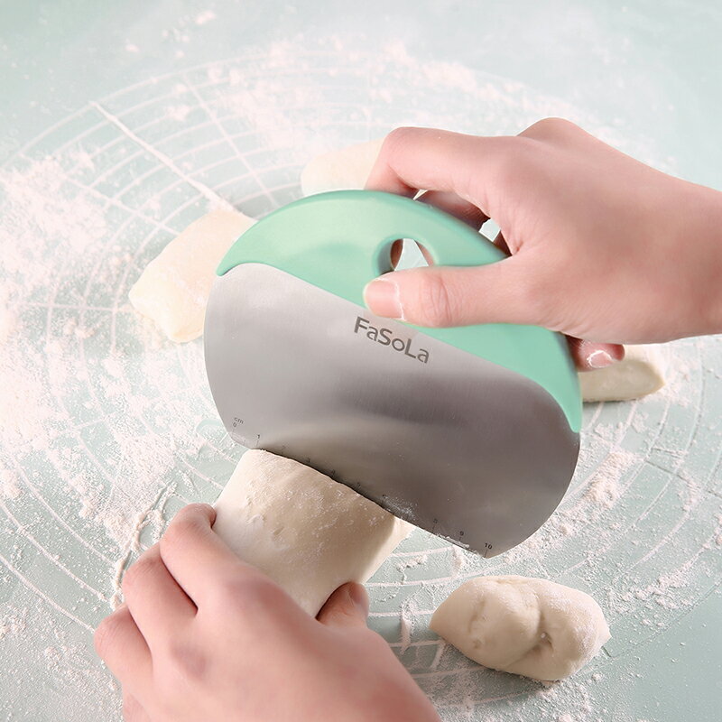 家用廚房烘培二合一不銹鋼切面硅膠刀面粉奶油刮刀帶刻度磁性設計 3