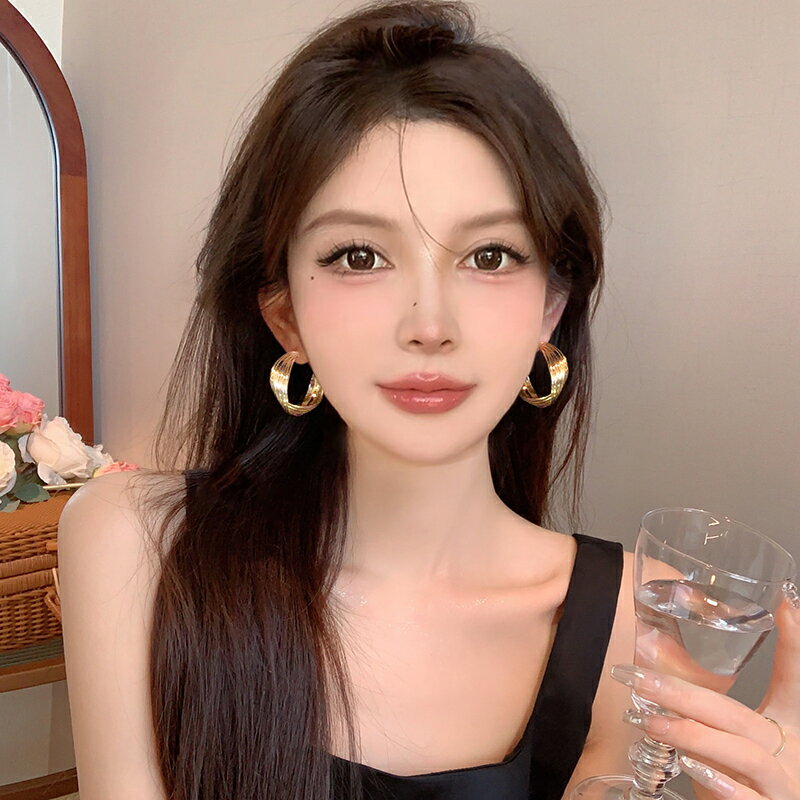 又辣又高級！金屬復古港風大圈圈耳環小眾設計耳釘高級感耳飾女【淘夢屋】