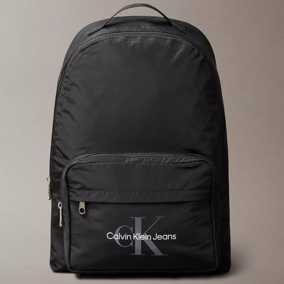 Calvin Klein 輕量後背包 聚酯纖維材質 雙肩後背包 休閒後背包 C64144 黑色CK(現貨)▶指定Outlet商品5折起☆現貨【送禮首選★APP下單點數4倍送】