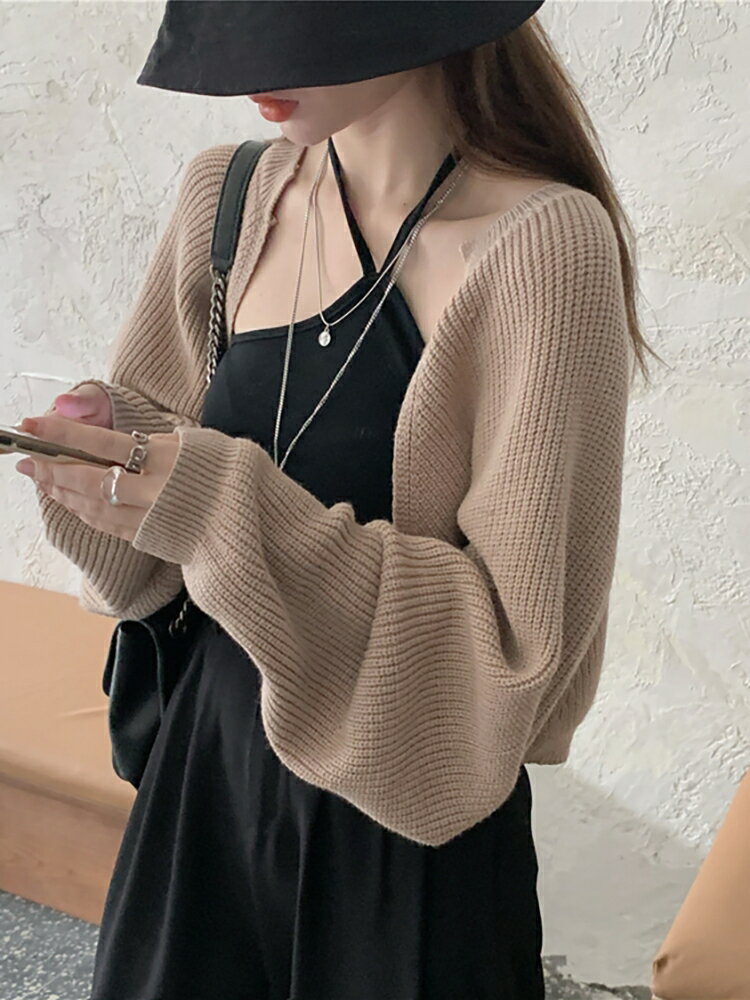 卡其色針織衫女秋冬披肩寬松慵懶風毛衣春秋開衫外套外搭高腰上衣
