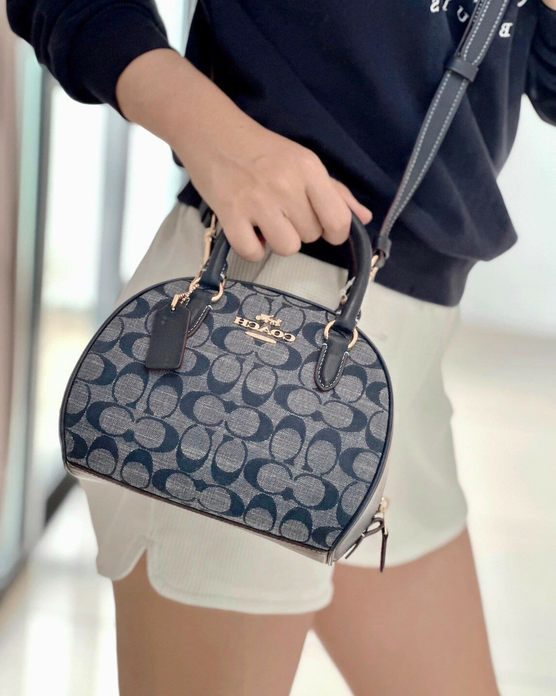 現貨在台,不用等~ COACH 香布蕾饅頭包-附斜背帶 6