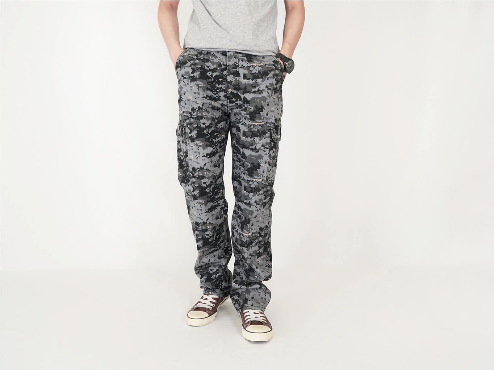 時尚迷彩工作褲 彈性休閒迷彩褲 多口袋中直筒長褲 側貼袋工作長褲 牛仔版型迷彩長褲 口袋褲 工裝褲 CARGO PANTS (337-2026-21)灰色、(337-2027-11)軍綠色 腰圍M L XL 2L 3L 4L 5L(28~41英吋) [實體店面保障] sun-e 5