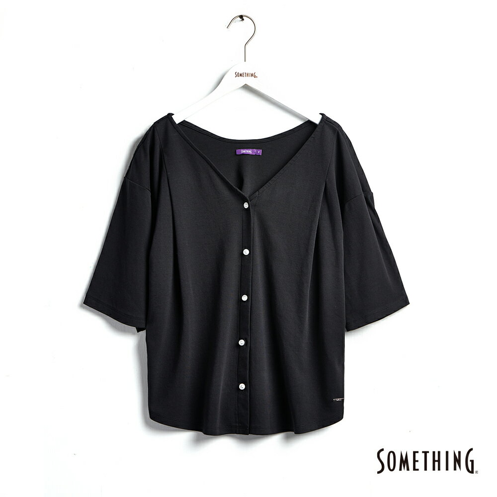 SOMETHING 打褶造型寬版Ｖ領開襟短袖襯衫-女款 黑色 #暖身慶