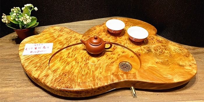 杉木瘤老料滿瘤花精品茶盤，編號G527，尺寸 長59，寬35，厚4公分，大時代蘇老闆特別訂制精挑細選倒格杉木滿瘤茶盤！非常稀有珍貴，極品等級，歡迎珍收！