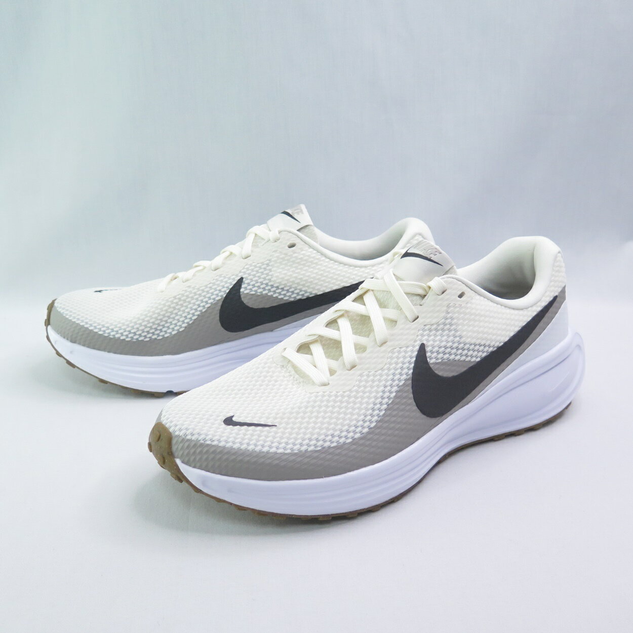 NIKE HJ9198005 男慢跑鞋 Revolution 8 透氣 緩震 米灰褐【iSport愛運動】