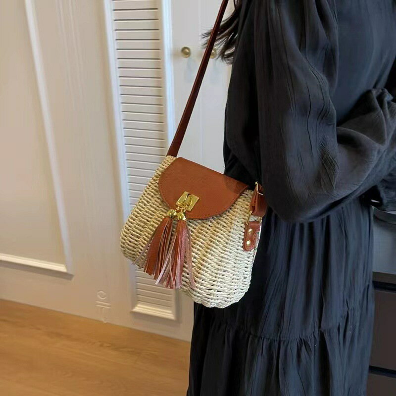 【巴黎精品】草編包側背藤編包-復古流蘇斜背翻蓋女包包2色a1hb83