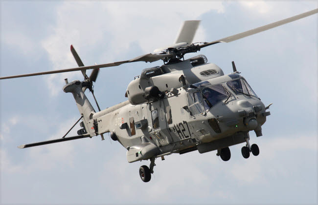 Posterazzi: An Italian Navy EH101 helicopter prepares for landing ...