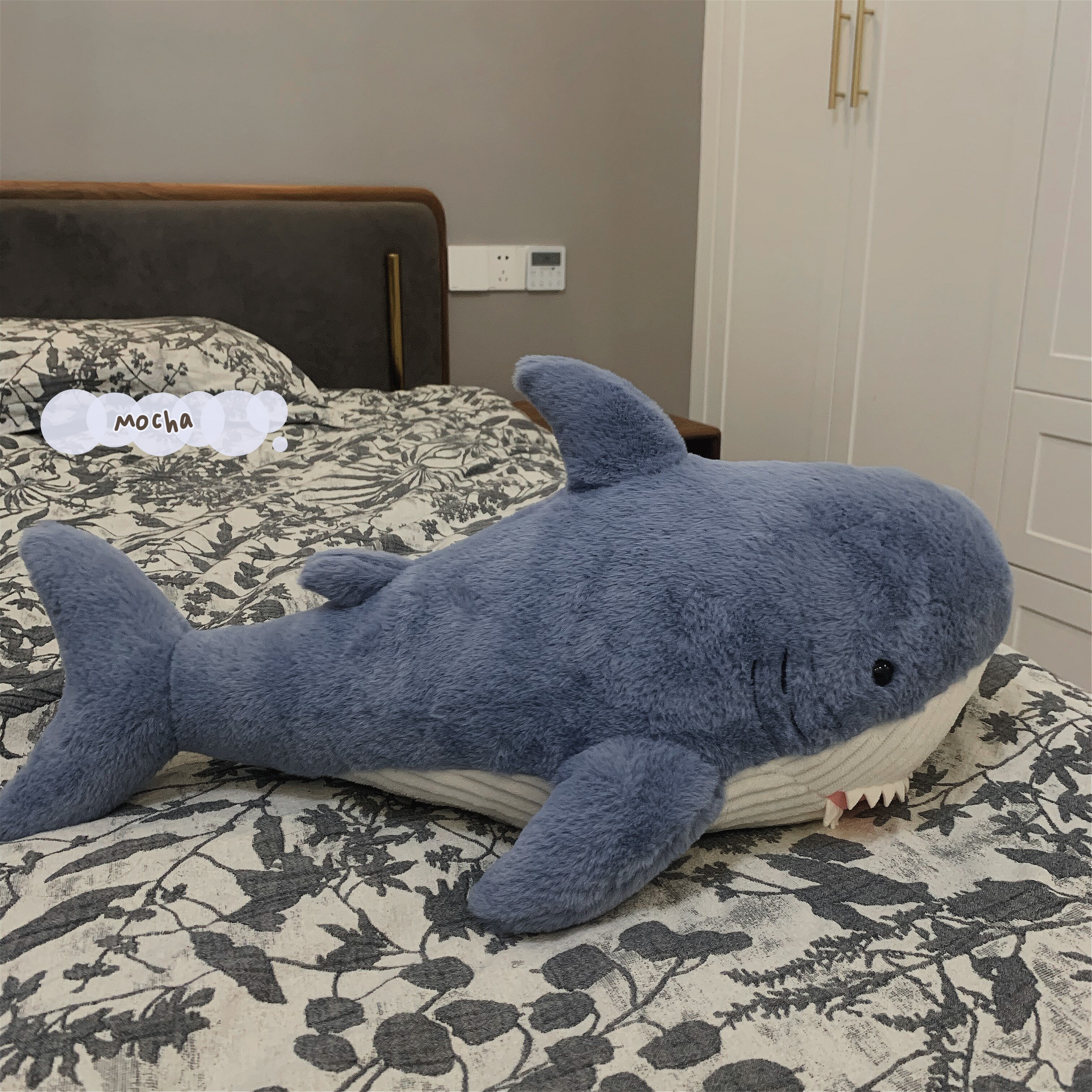 網紅可愛鯊魚睡覺抱枕毛絨玩具靠墊沙發床上抱著玩偶布娃娃禮物女