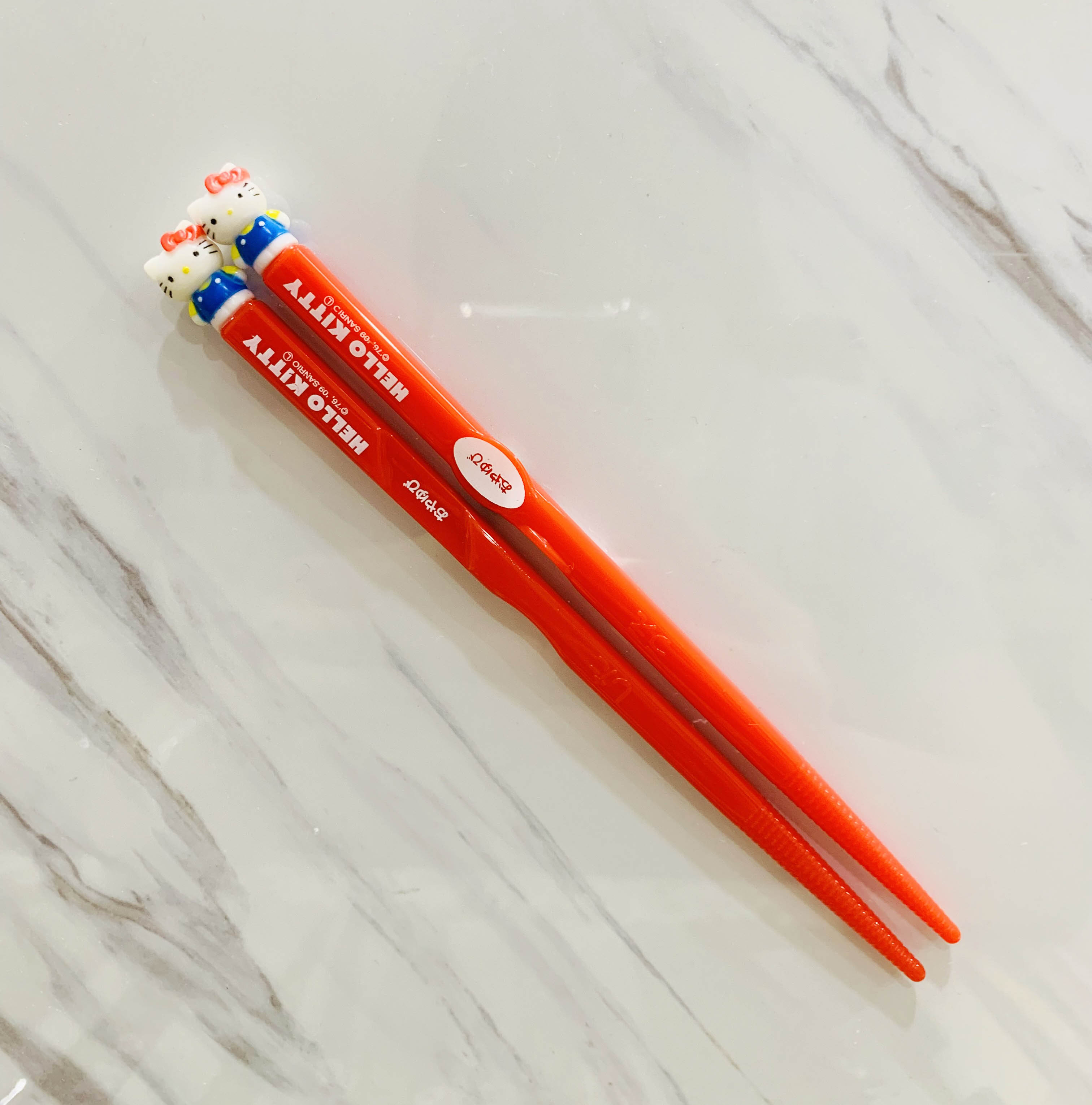 【震撼精品百貨】Hello Kitty 凱蒂貓~日本SANRIO三麗鷗KITTY兒童學習筷子-凹凸紅*14278