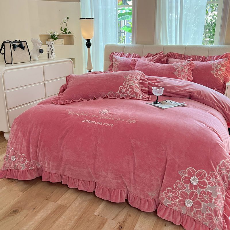 冬季加厚床上牛奶絨四件套雙面珊瑚絨刺繡花被套床單婚慶婚房床品