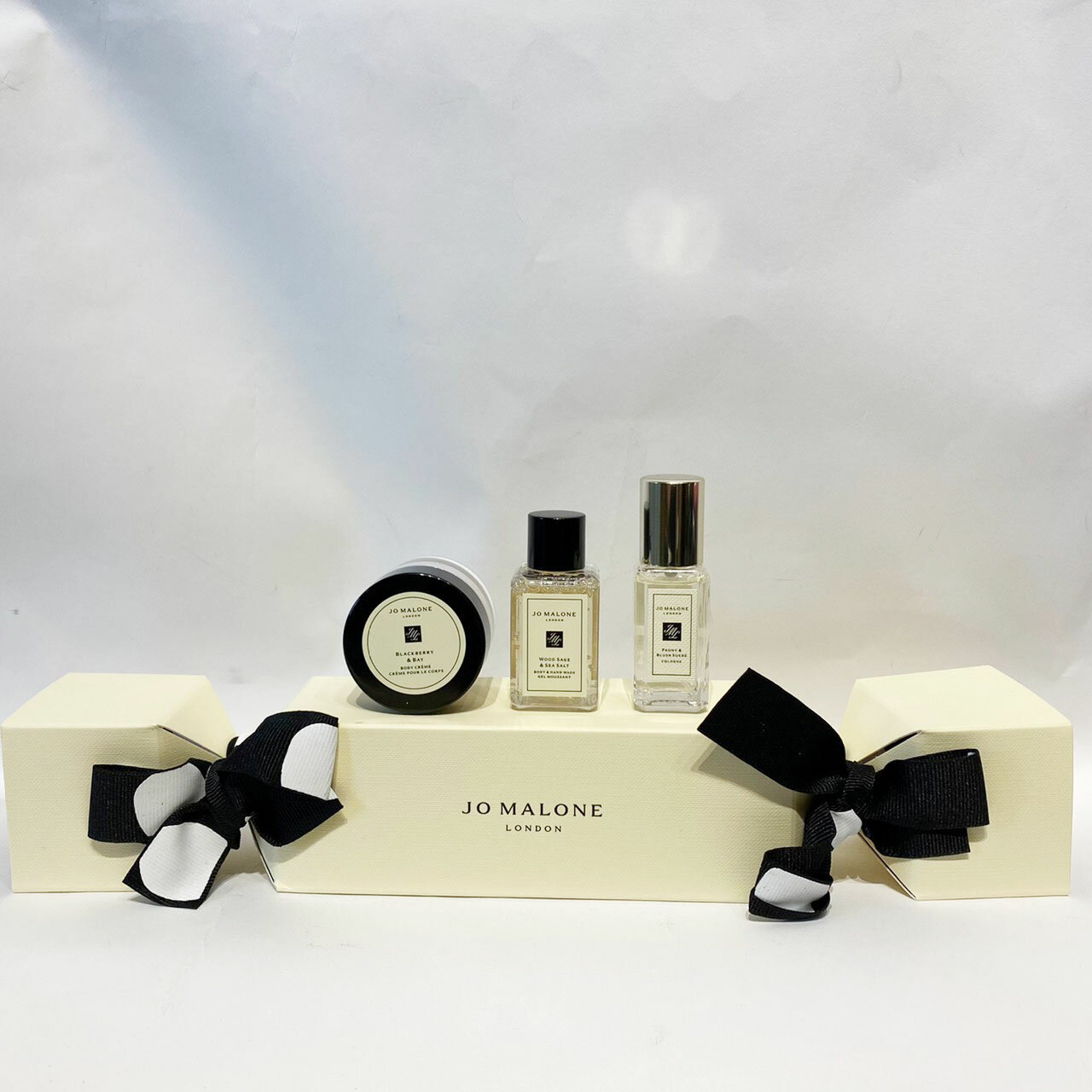 搶先賣【Jo Malone】2022 聖誕限定 拉炮禮盒 牡丹與嫣紅麂絨 海鹽 鼠尾草 黑莓 禮物｜99購物節↘9愛香氛 | 旺旺香氛小屋直營店 | 樂天市場Rakuten