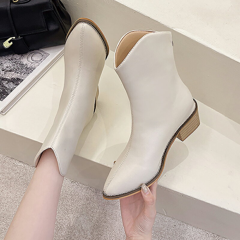 白色短靴女2021年新款粗跟靴子女中筒尖頭百搭馬丁靴女西部牛仔靴
