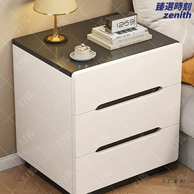 【輕奢高顏值】床頭櫃 床邊櫃 臥室櫃 收納櫃 儲物櫃 簡約現代設計 多層儲物空間 實木環保材質 家用臥室百搭