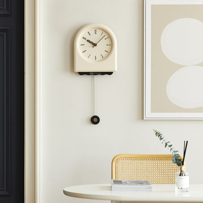 Mandelda免打孔法式奶油風掛鐘客廳現代鐘表簡約大氣裝飾時鐘掛墻 全館免運