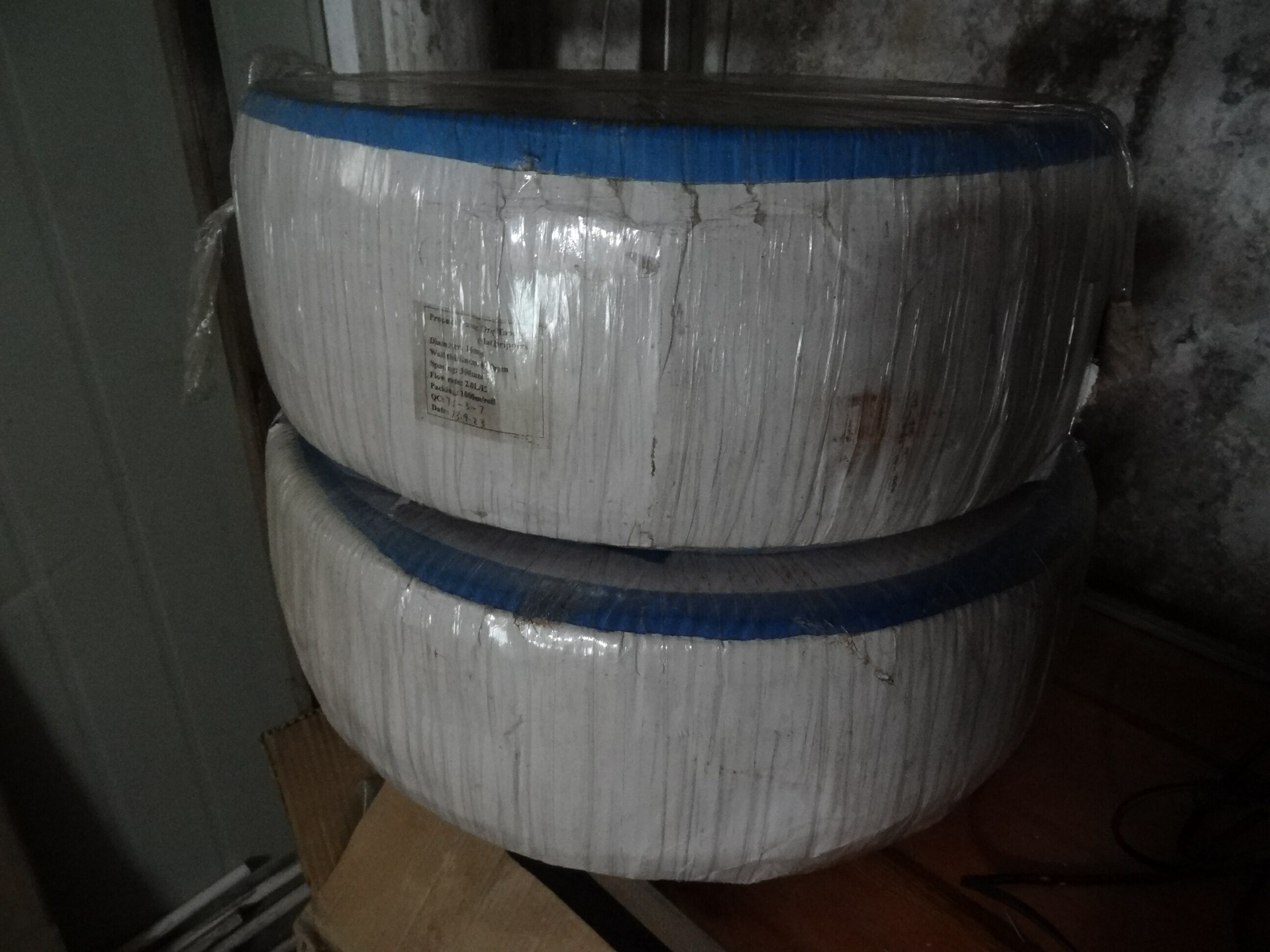 pe農用水管灌溉農業塑料管澆花園林黑色滴管帶園藝微噴加厚貼片式
