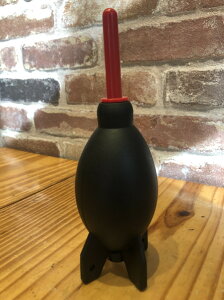 金時代書香咖啡 火箭造型空氣吹塵球 吹塵器 吹球 黑紅 FA17BKR