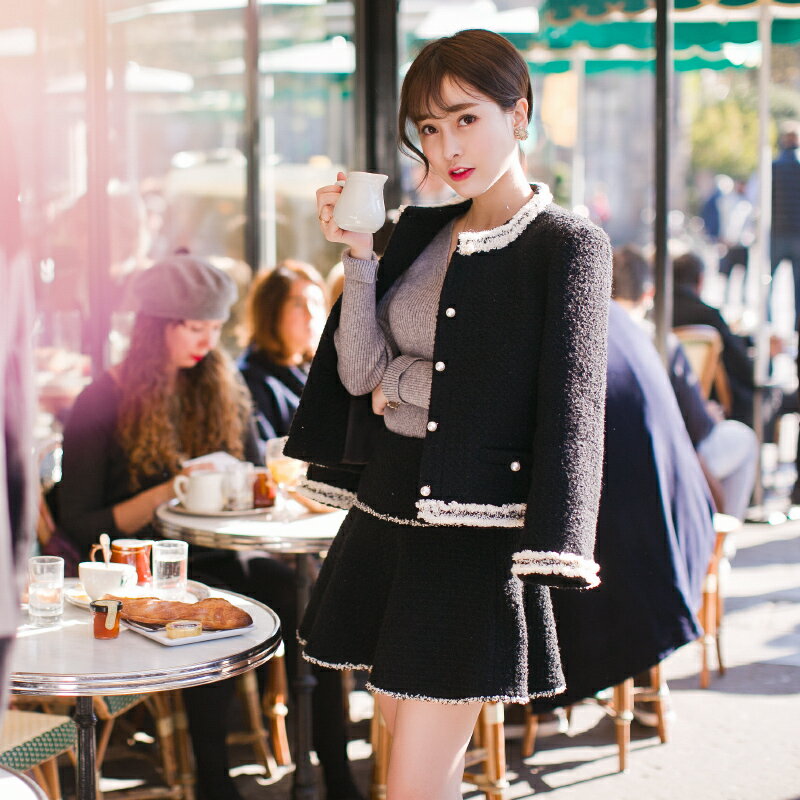 一個女孩的衣櫥--韓國東大門-韓版質感黑毛呢小香風短版長袖外套+質感毛呢圓裙套裝 2件套組