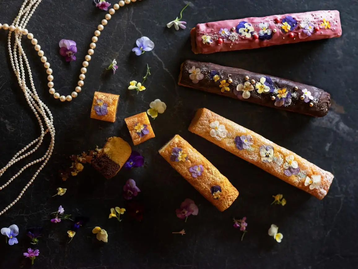 【預購】日本MAGNOLIA 宝塚小花磅蛋糕 紫羅蘭 黑醋栗 巧克力 鮮花蛋糕 磅蛋糕 夏季限定 有禮品提袋