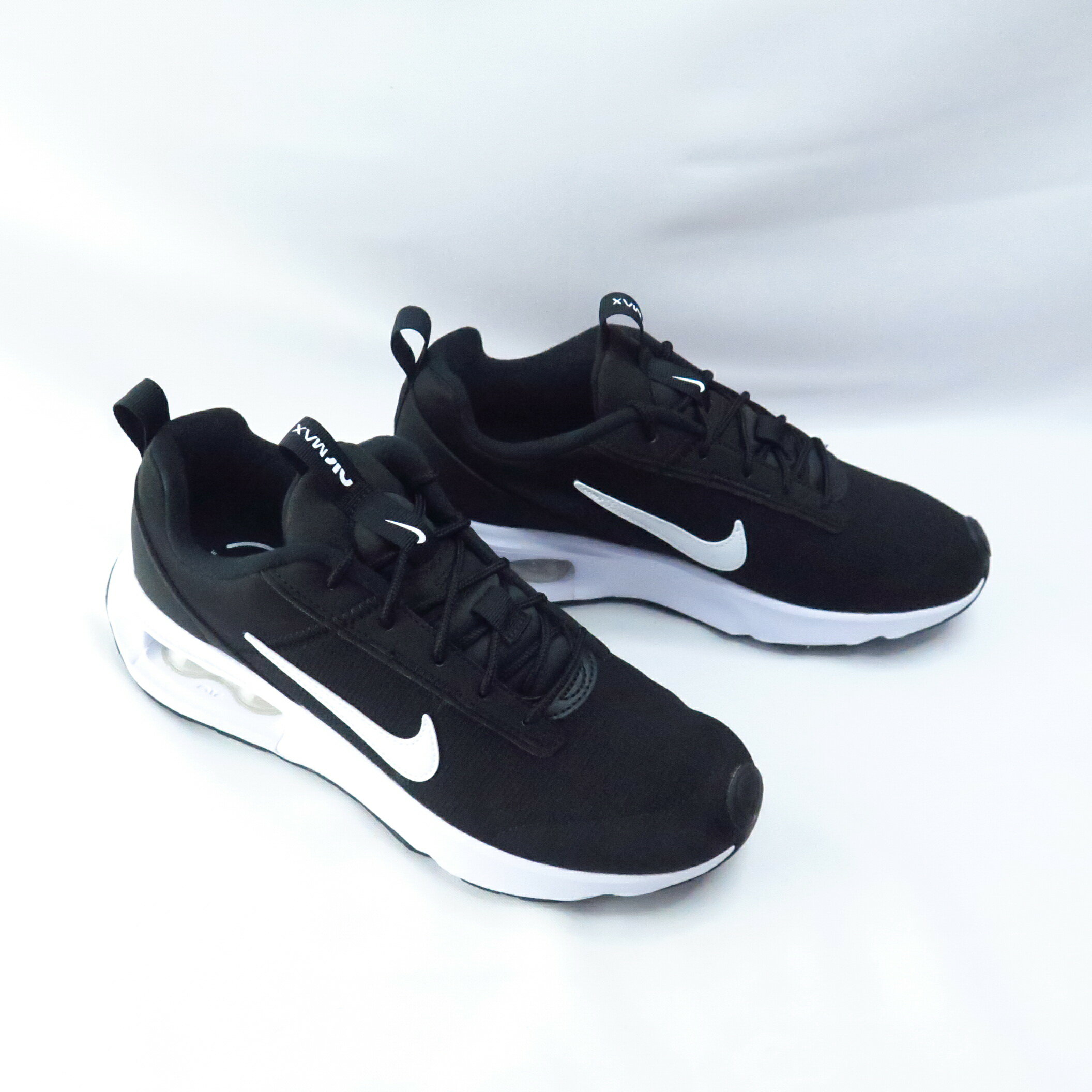 NIKE W Air Max INTRLK Lite 女款氣墊休閒鞋DX3705001 黑x白【iSport愛