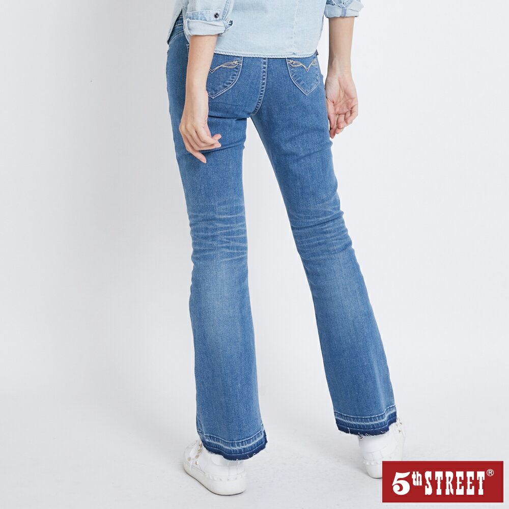女裝 彈力修身喇叭褲-石洗藍(-3KG系列) (942131) 【5th STREET】【APP下單享4%回饋】 1